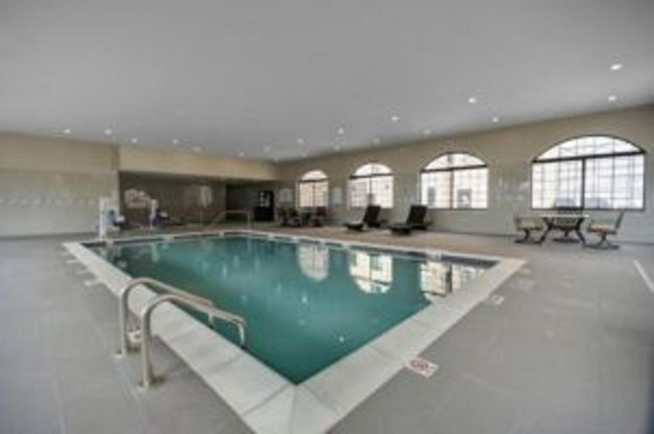 Staybridge Suites Dearborn By Ihg Exteriör bild